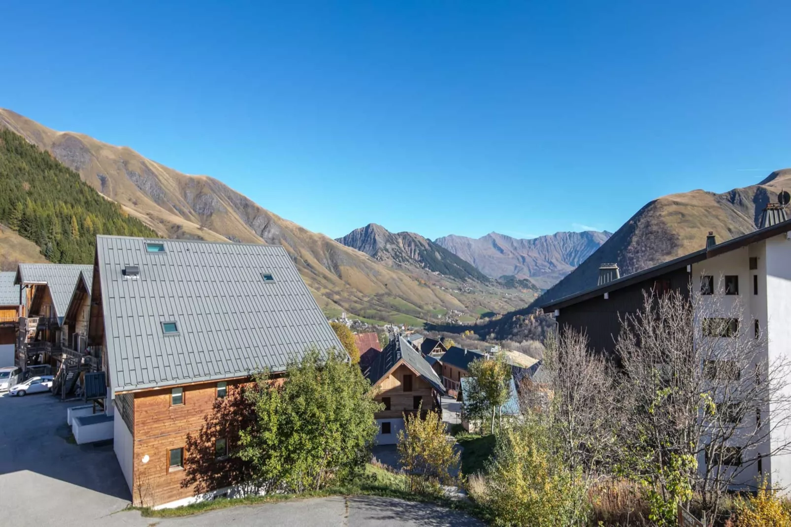 Les Marmottes N°38 - 2P4-Areas summer 1km