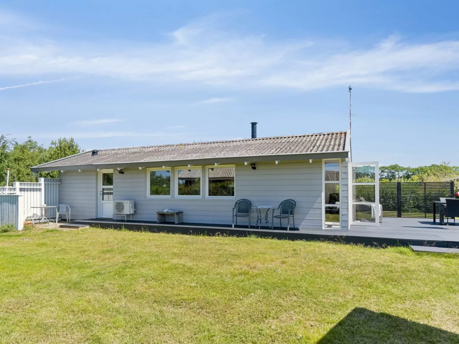 "Janick" - 150m from the sea-Outside