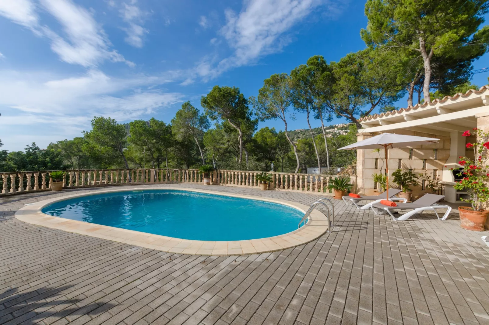 YourHouse Binifat-Pool