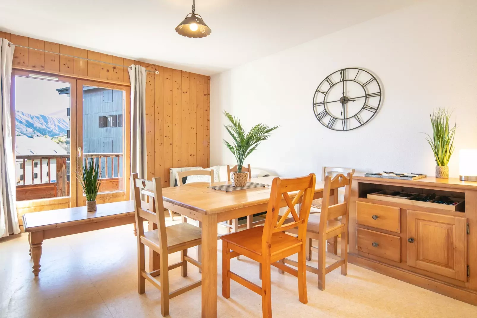 Les Bouquetins N°05 - 3P6-Dining room