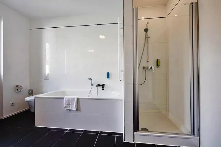 Luxus-Familienappartement / 6 Personen-Bathroom