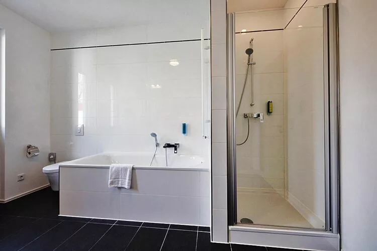 Luxus-Familienappartement / 7 Personen-Bathroom