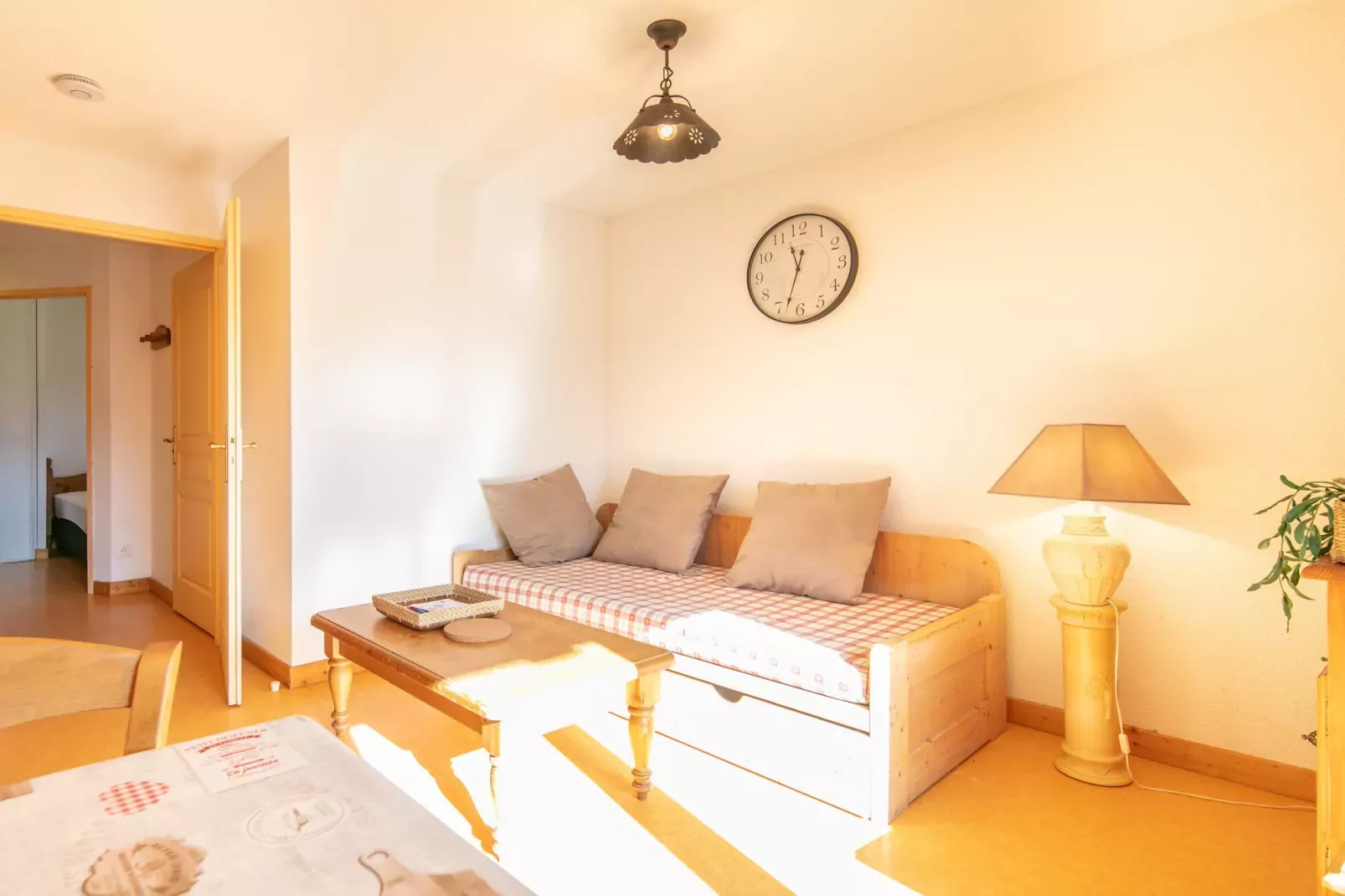 Les Chevreuils N°71 - 2P4-Living room