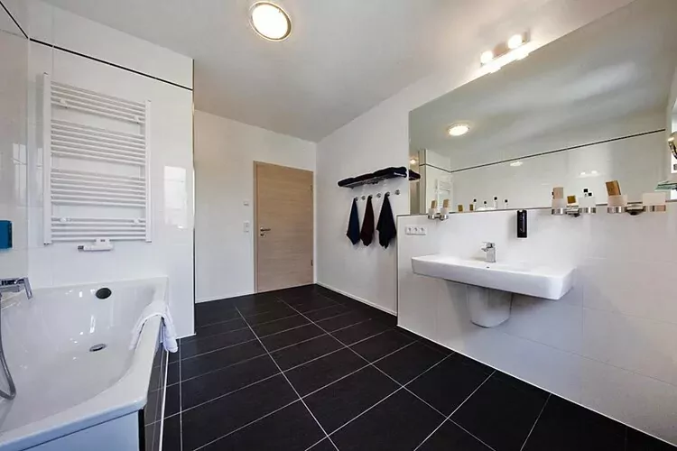 Luxus-Familienappartement / 8 Personen-Bathroom