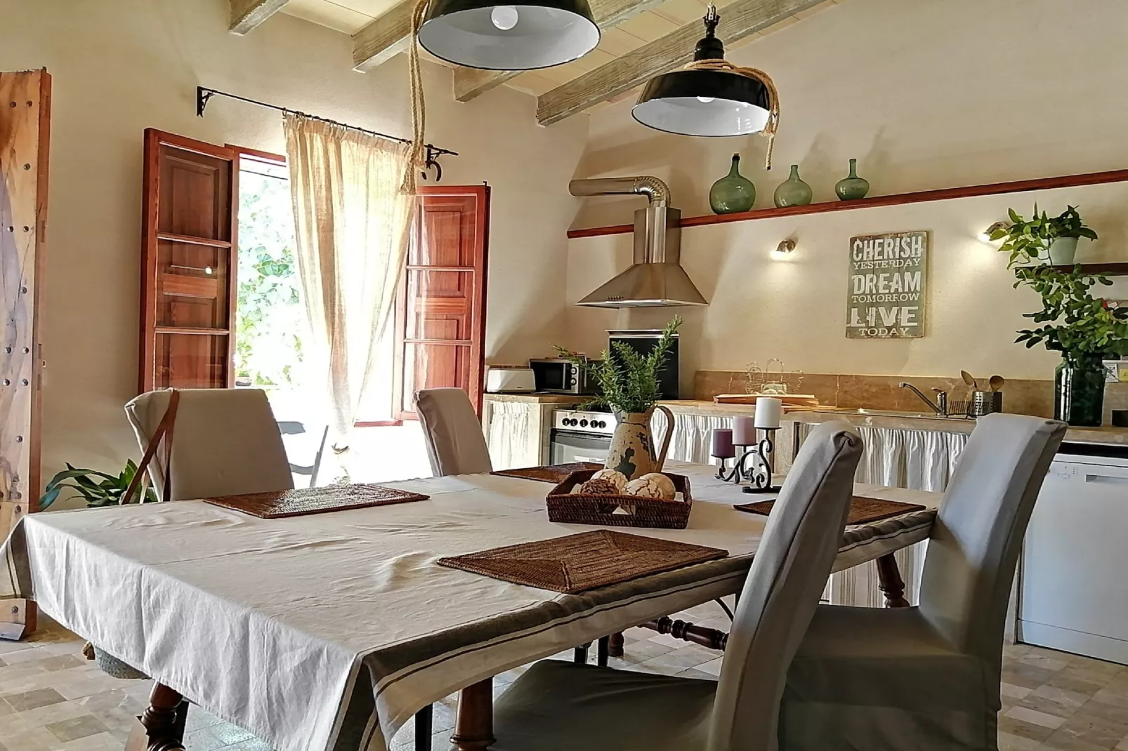 YourHouse Sa Estada-Dining room