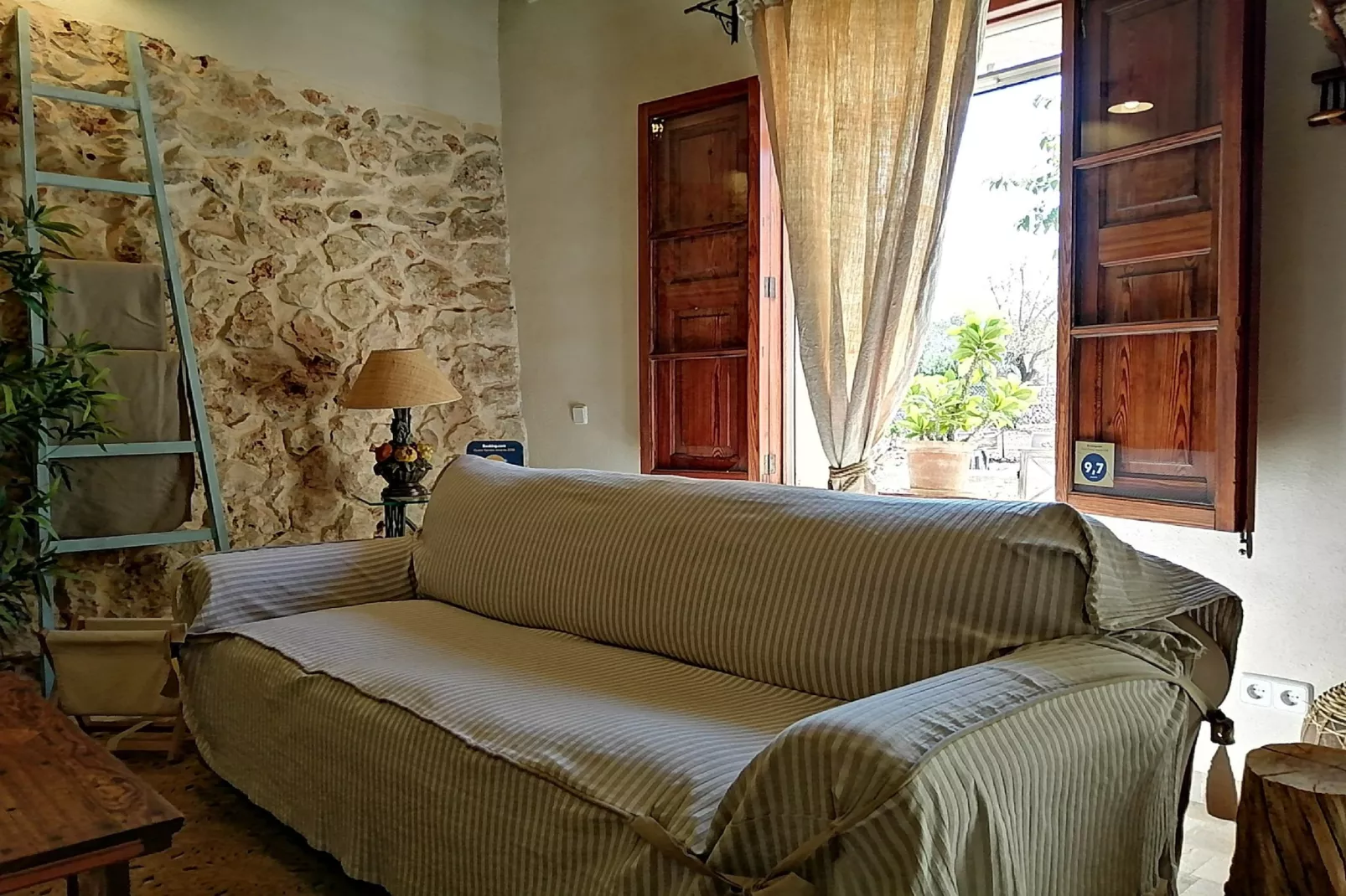 YourHouse Sa Estada-Living room