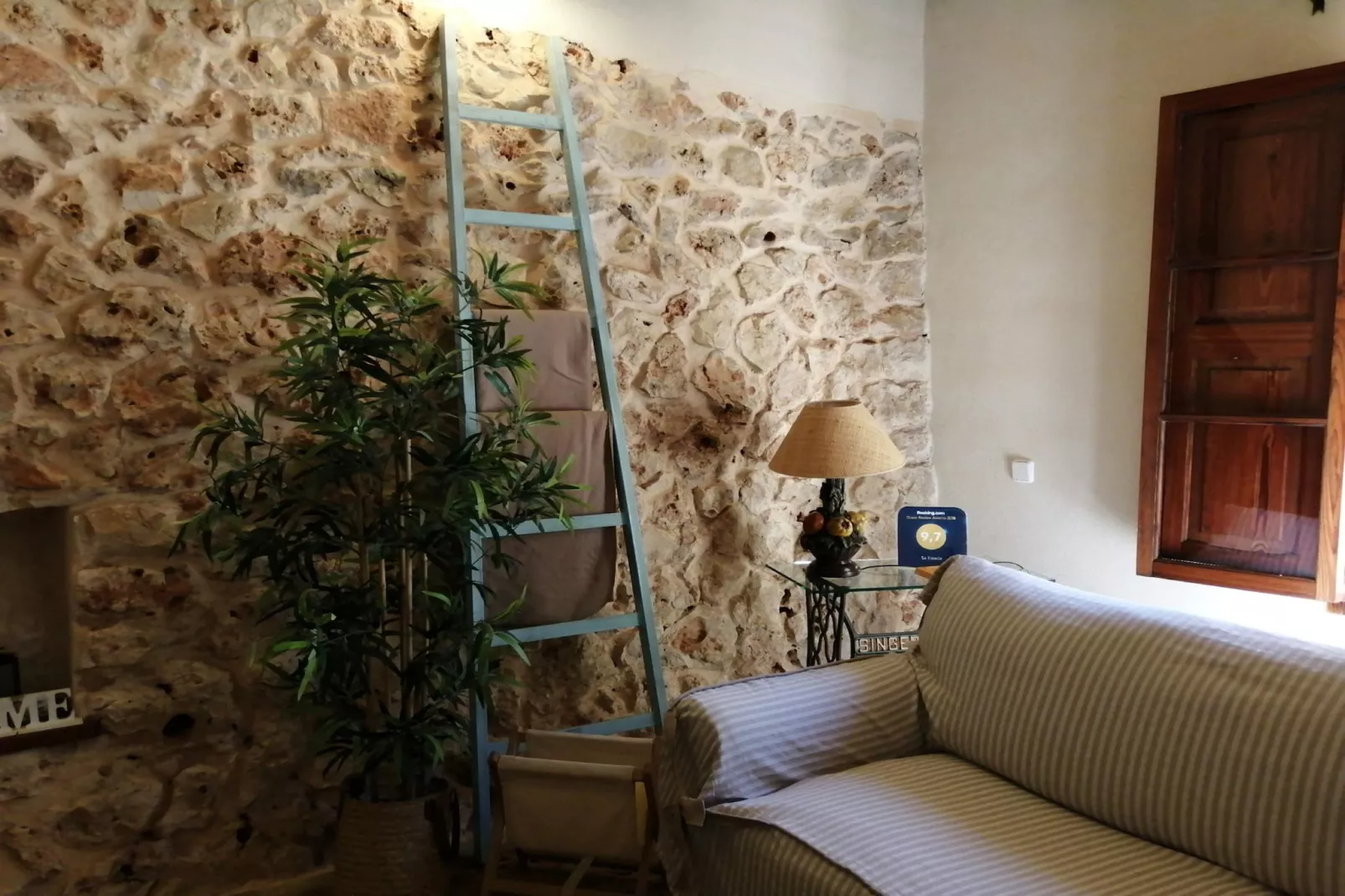 YourHouse Sa Estada-Living room