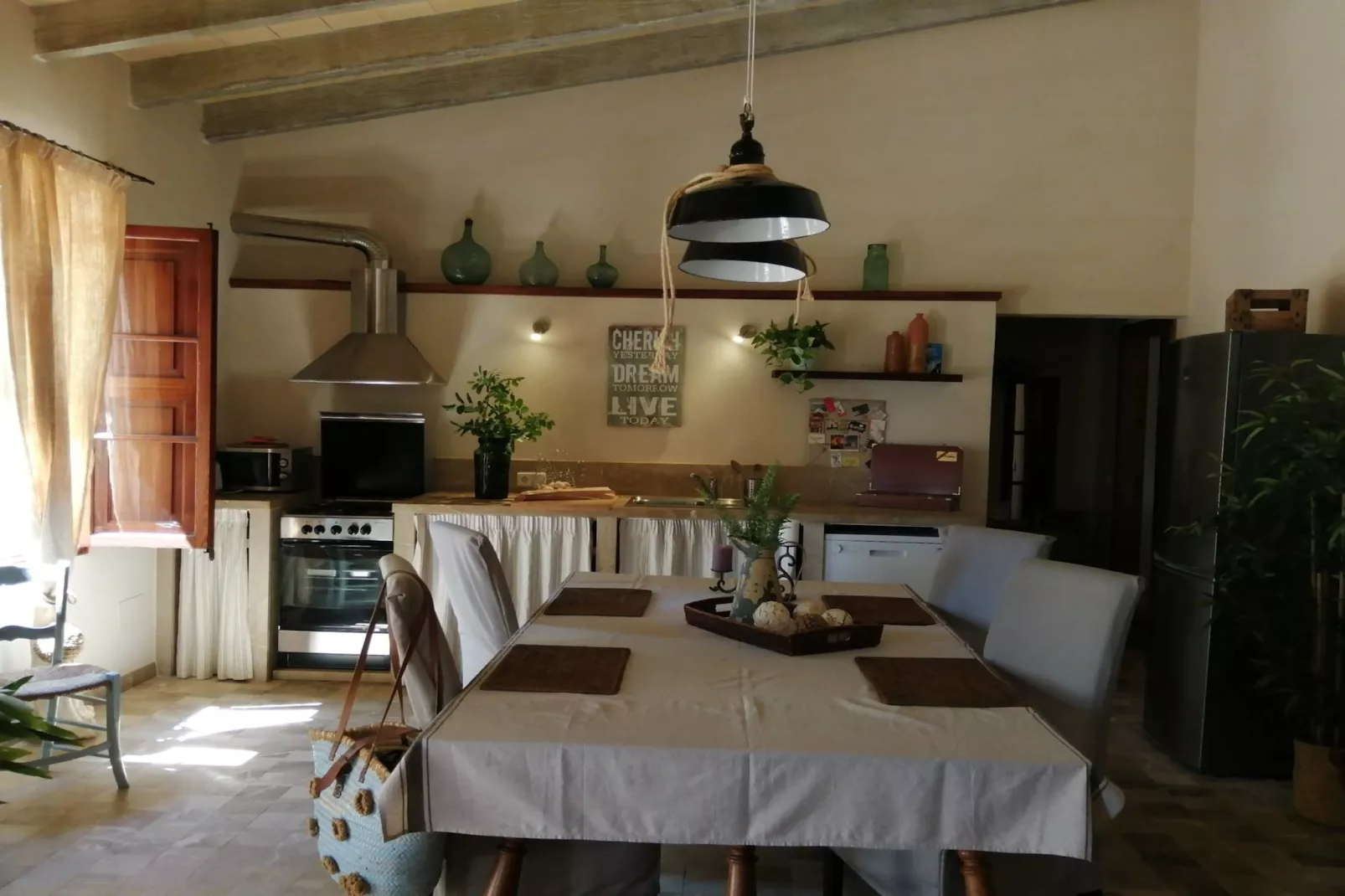YourHouse Sa Estada-Dining room