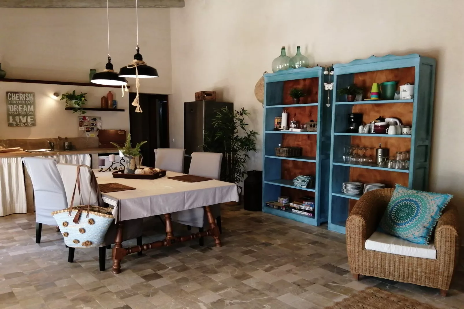 YourHouse Sa Estada-Dining room