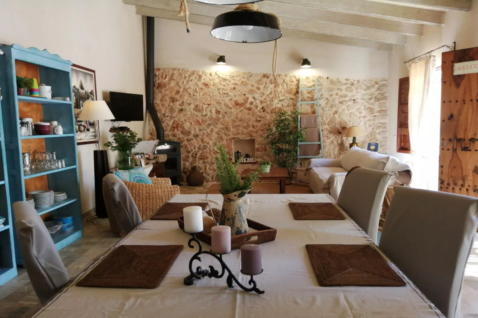 YourHouse Sa Estada-Dining room