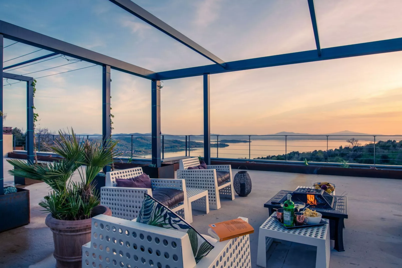 Villa Paradise-Terrace balcony