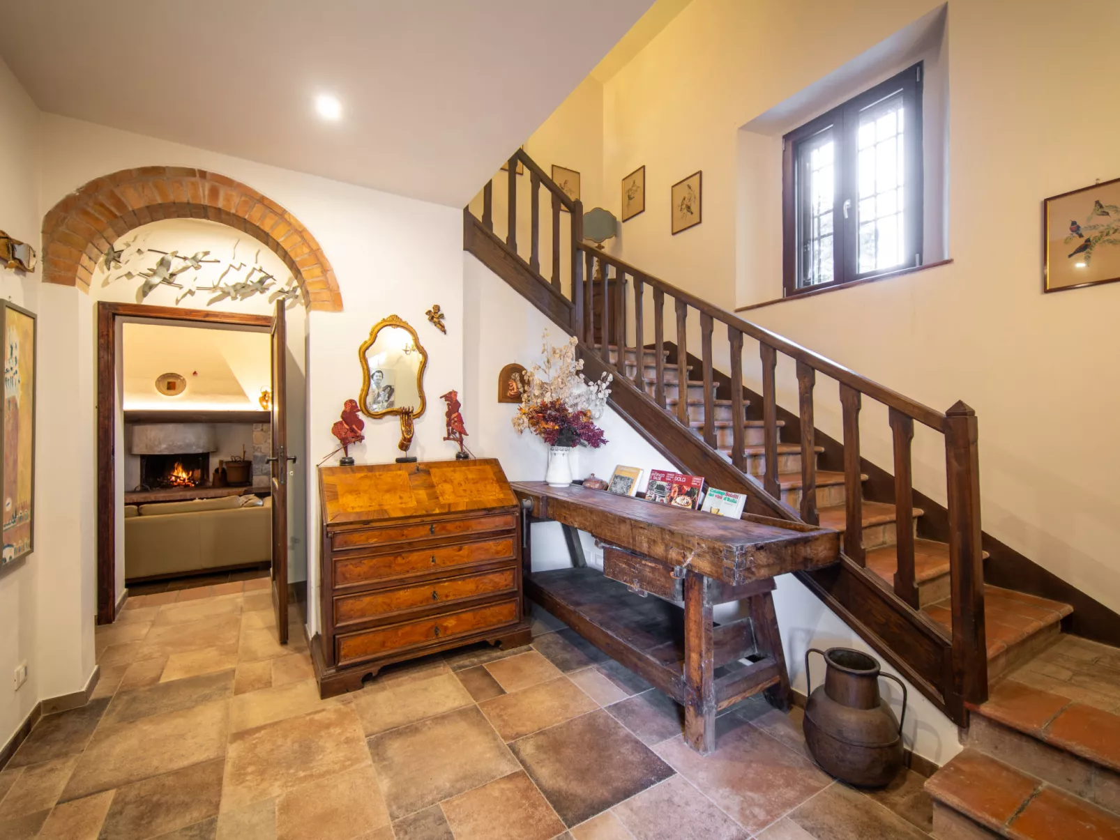 Villa Angiolino-Inside