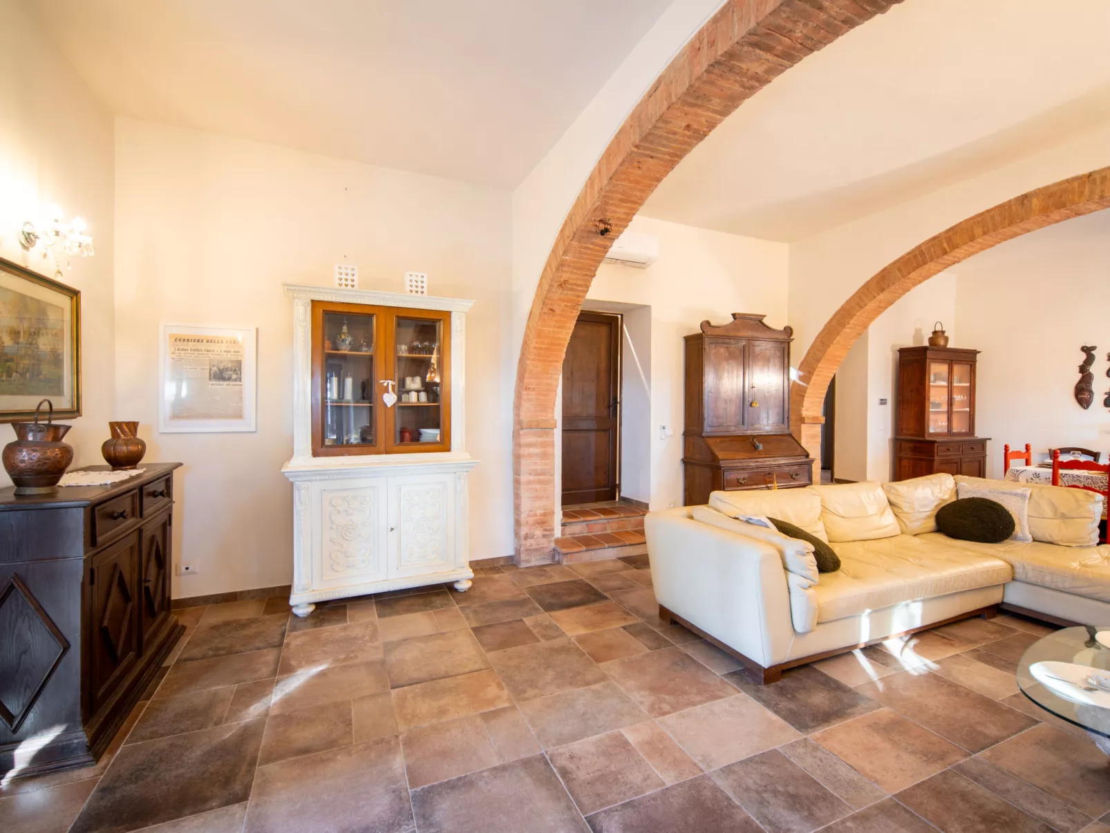 Villa Angiolino-Inside
