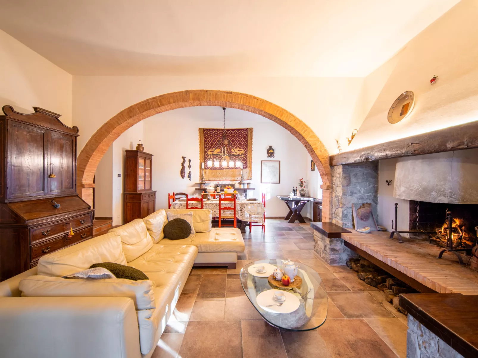 Villa Angiolino-Inside