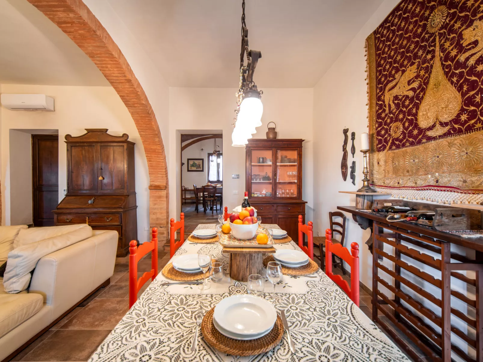 Villa Angiolino-Inside