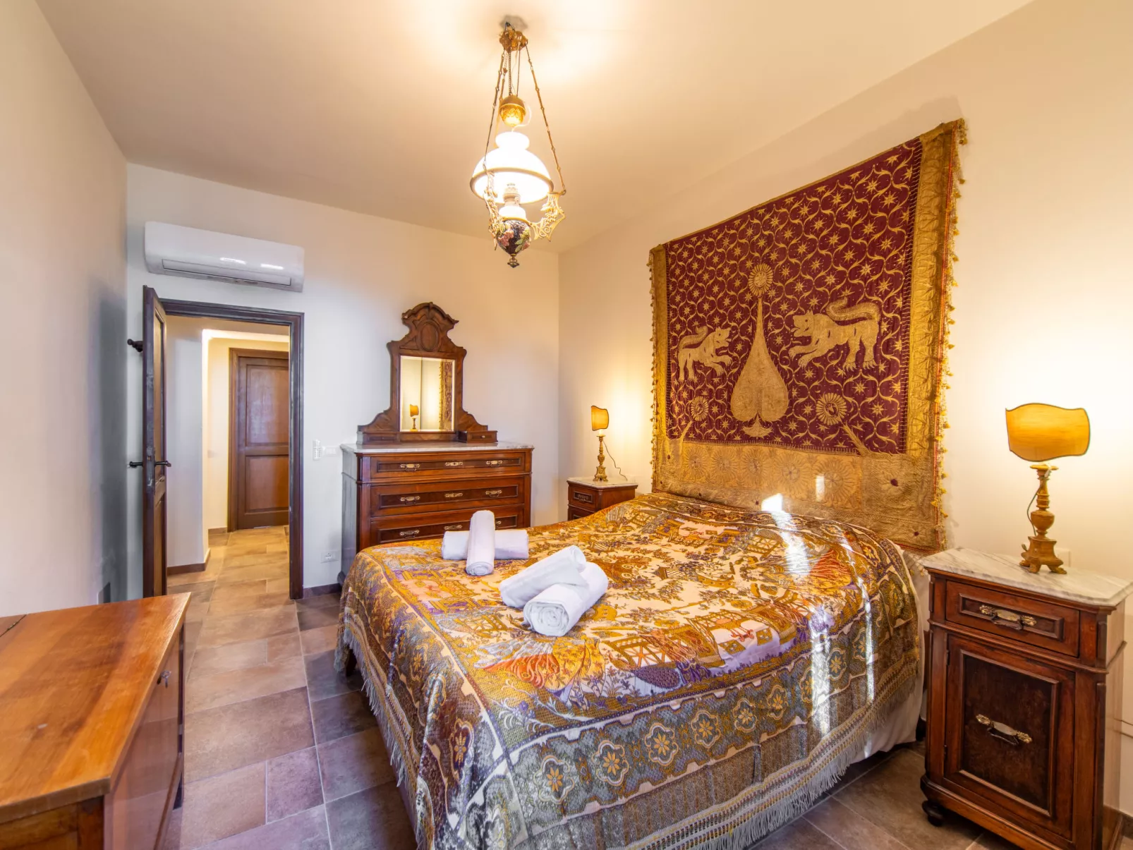 Villa Angiolino-Inside