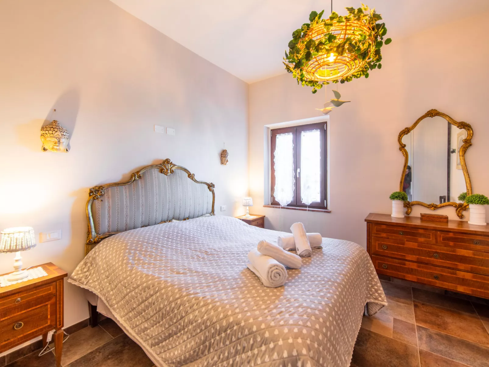 Villa Angiolino-Inside