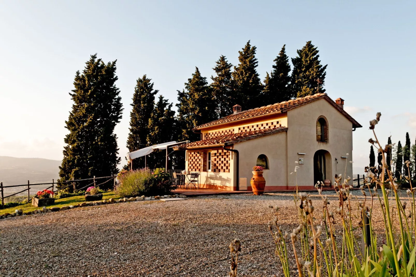 Cottage Mazzoni-Außenbereich Sommer