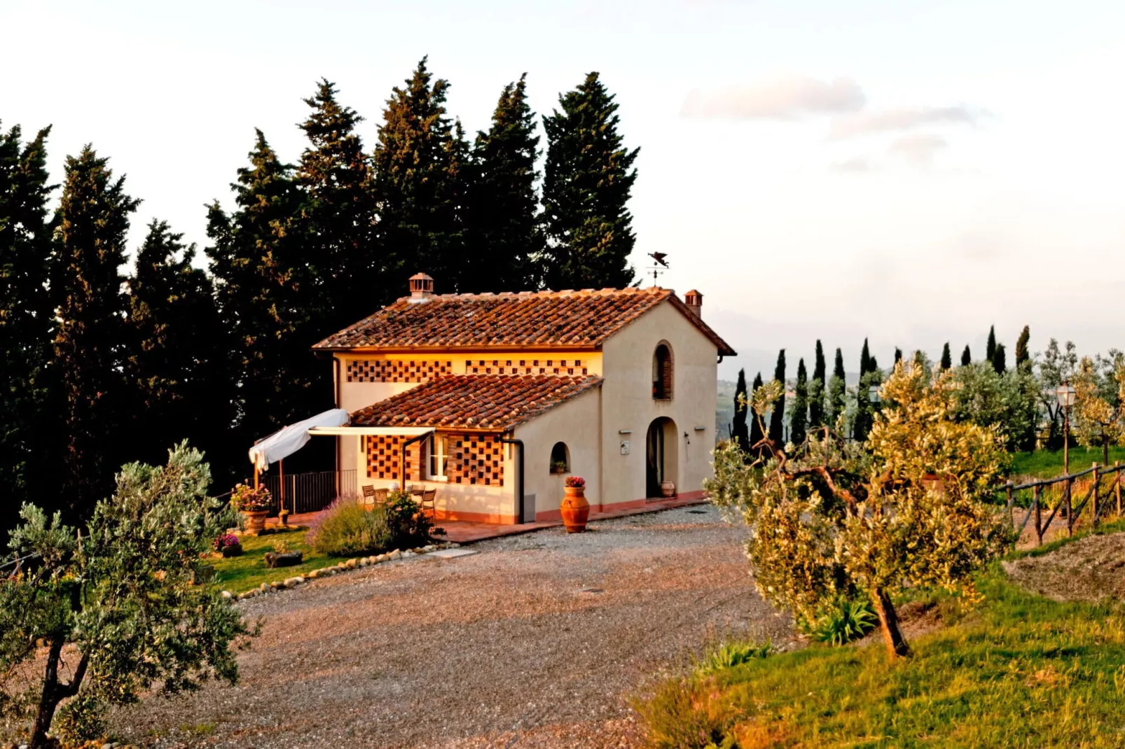 Cottage Mazzoni-Außenbereich Sommer