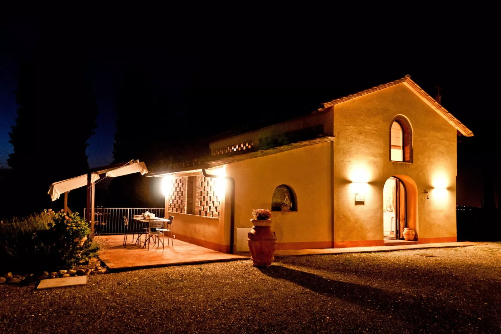 Cottage Mazzoni-Außenbereich Sommer