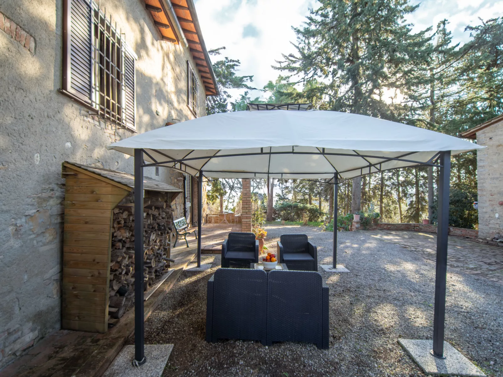 Villa Angiolino-Outside