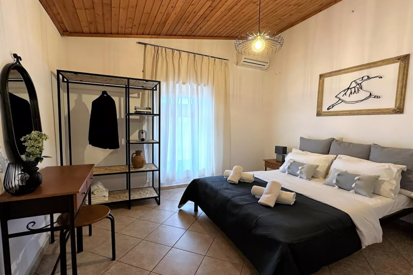 Afroditi 4-Bedroom