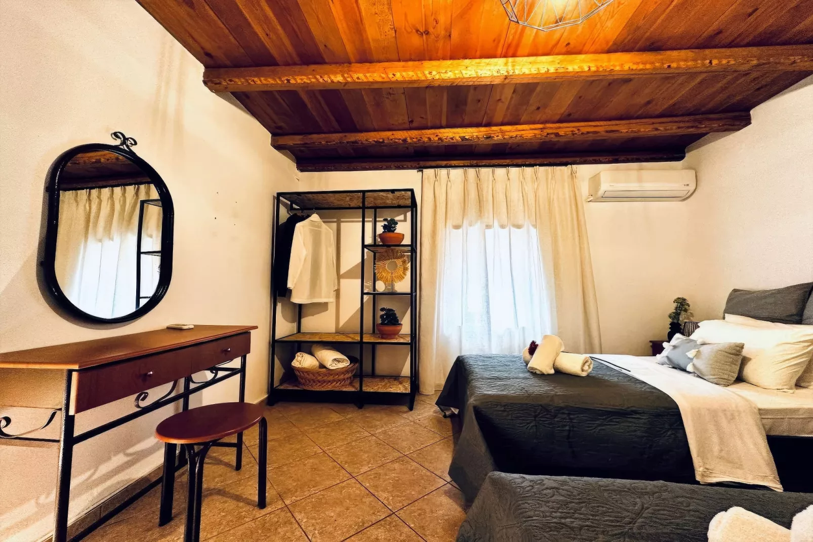 Afroditi 4-Bedroom