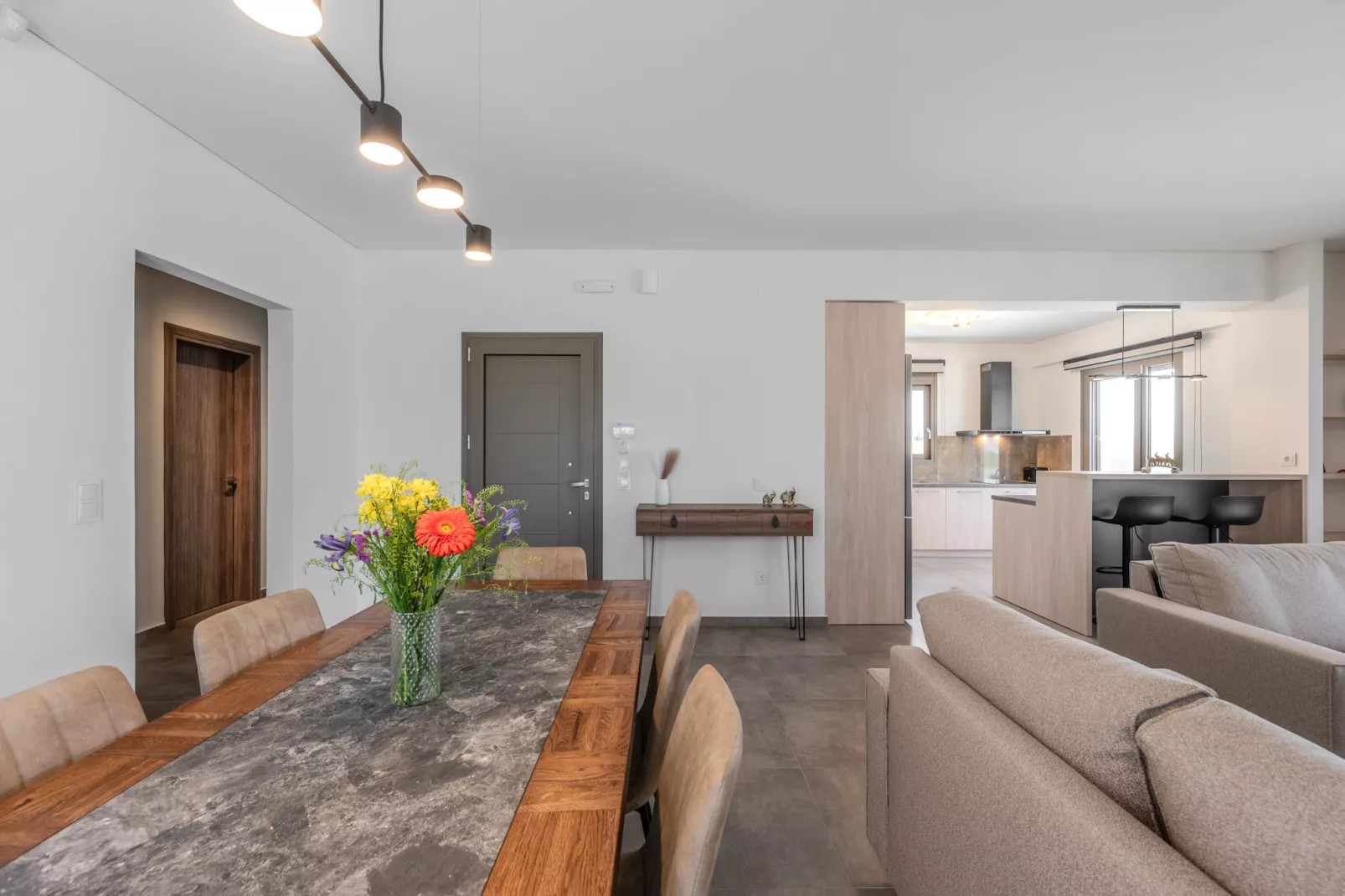 Meli & Gio 2-Living room
