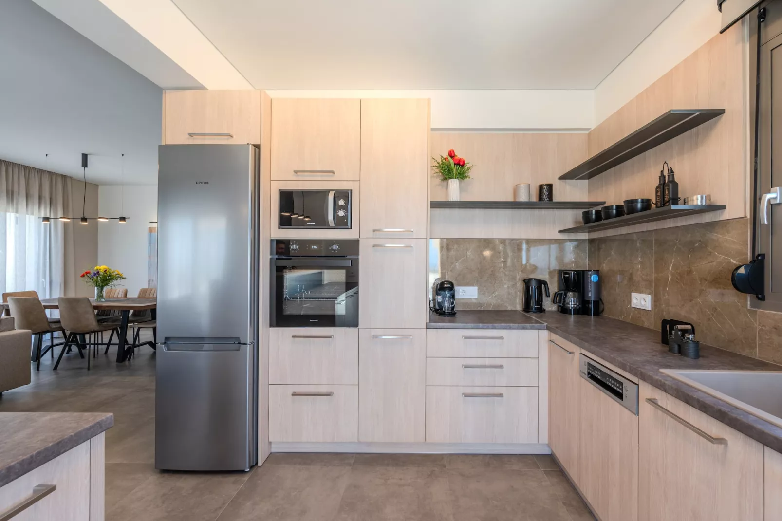 Meli & Gio 2-Kitchen