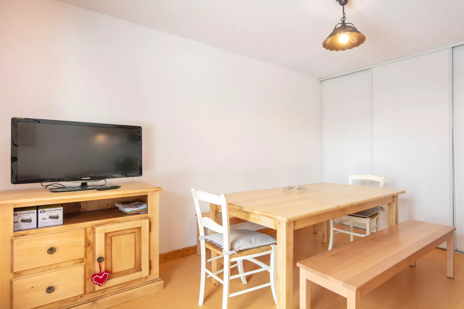 Les Biches N°75 - 2P6-Living room