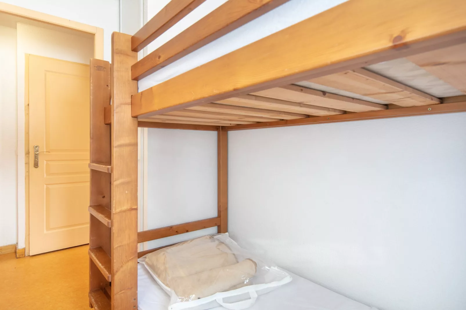 Les Biches N°75 - 2P6-Bedroom