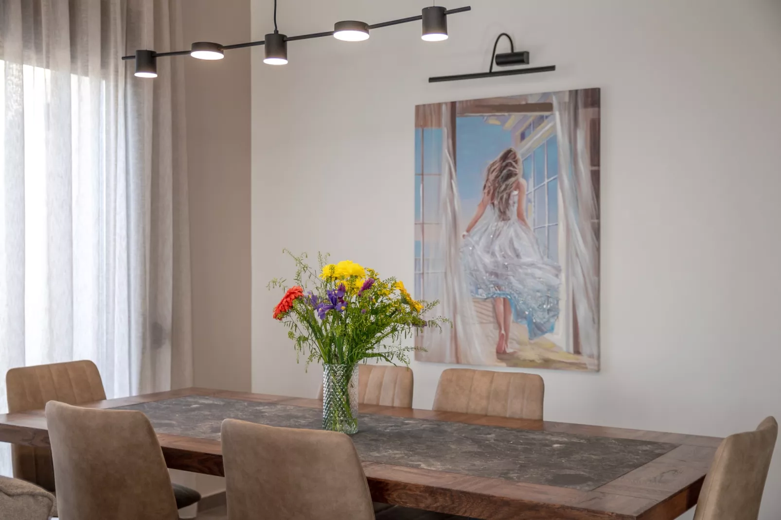 Meli & Gio 2-Dining room