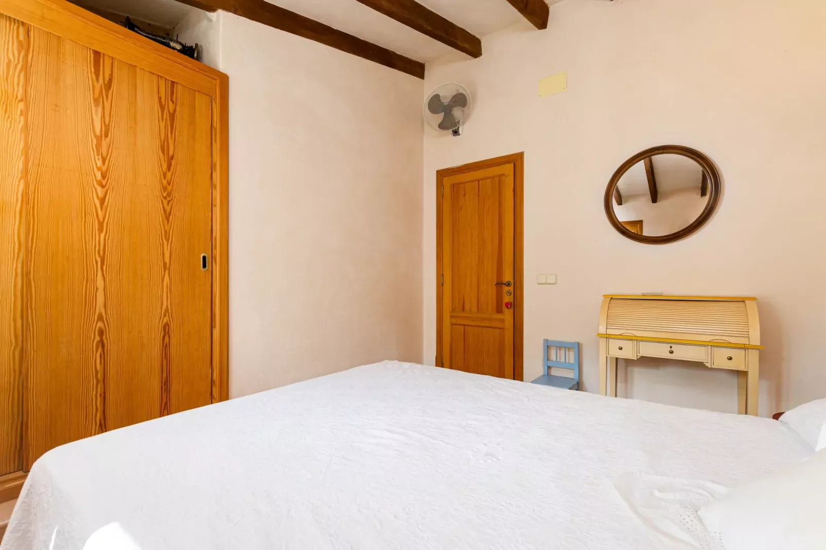 YourHouse Cas Forner-Schlafzimmer