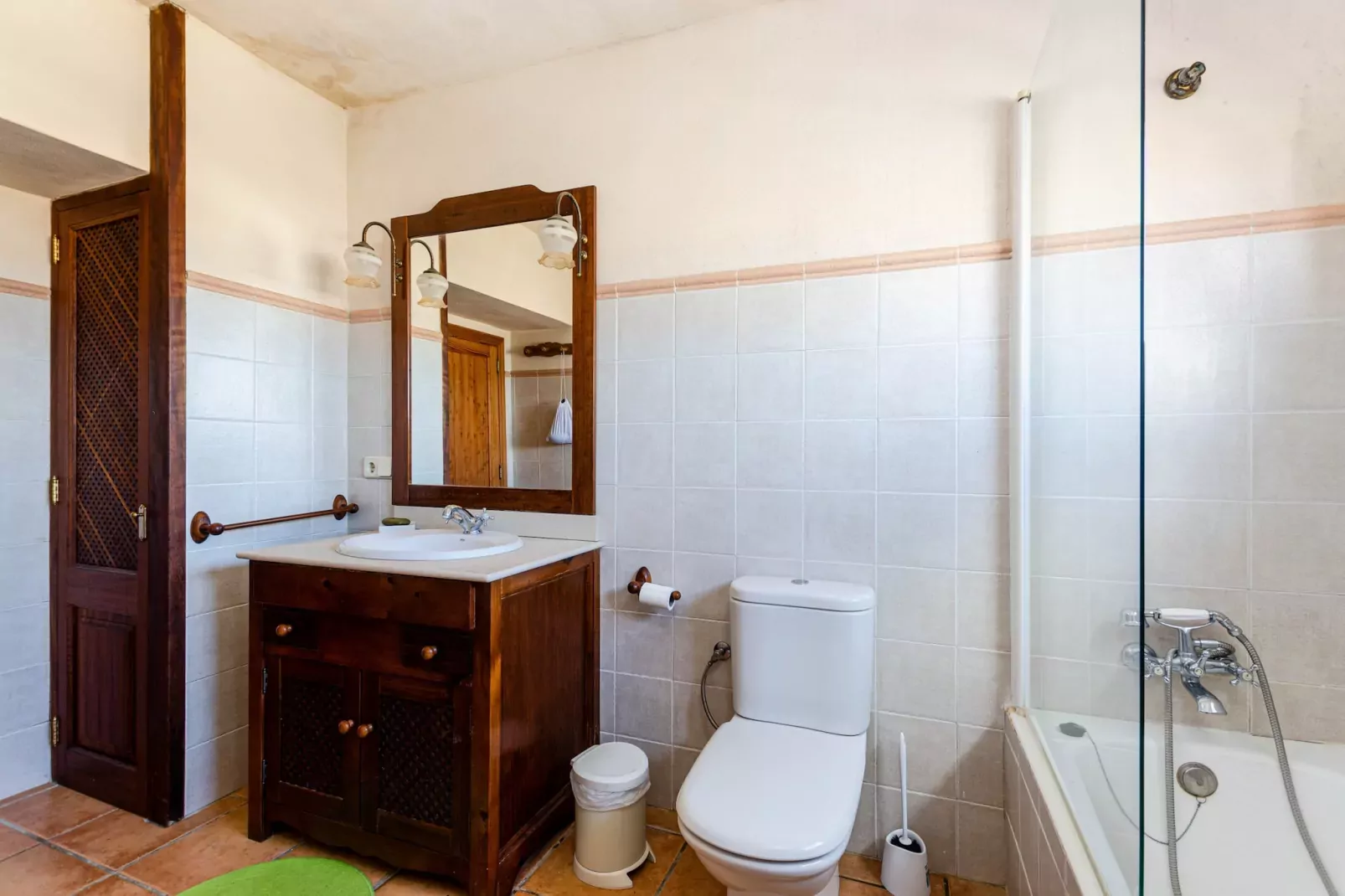 YourHouse Cas Forner-Badezimmer