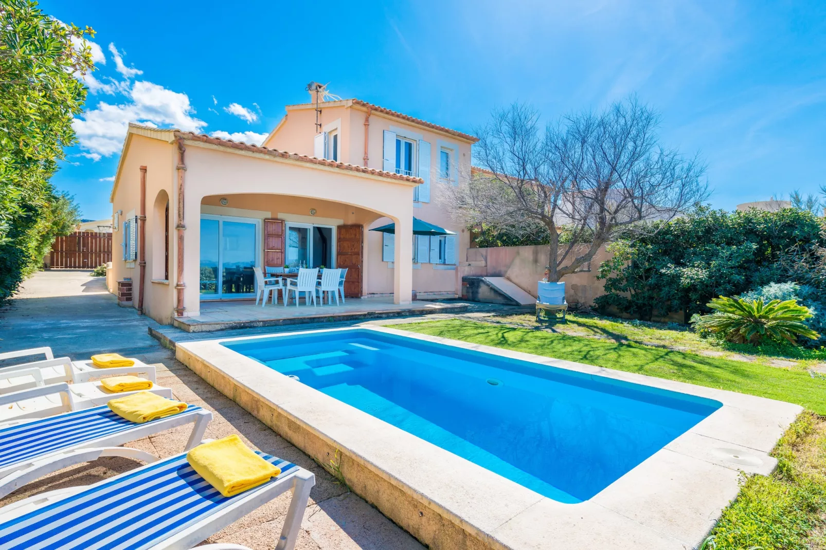 YourHouse Escull-Exterior summer