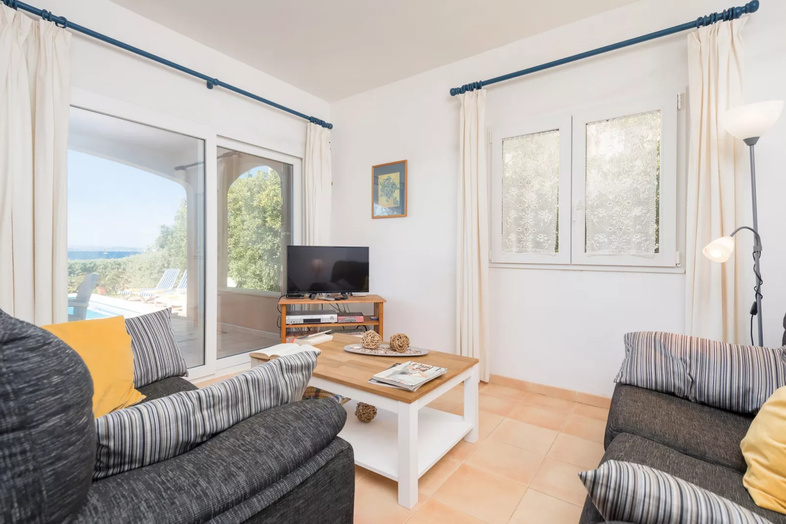 YourHouse Escull-Living room