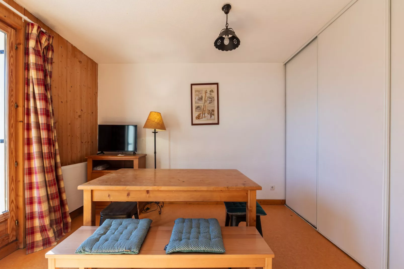 LES BICHES N°78 - 3P6-Living room