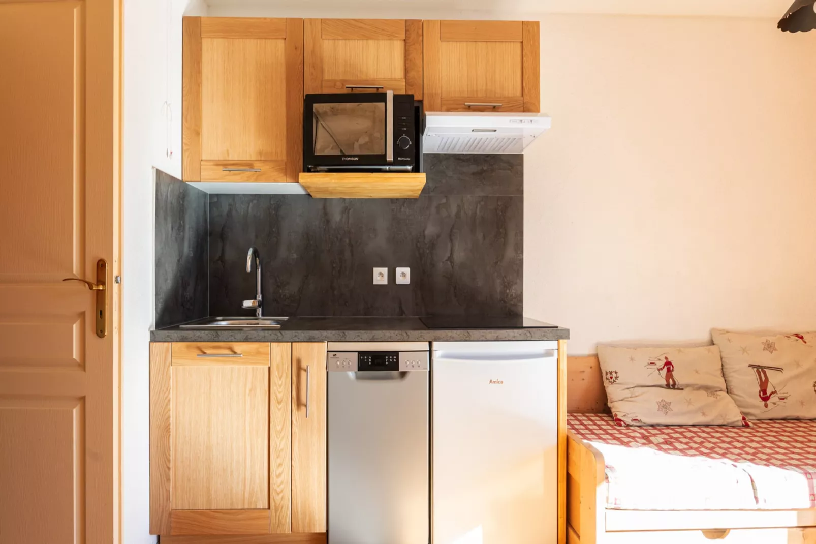LES BICHES N°78 - 3P6-Kitchen