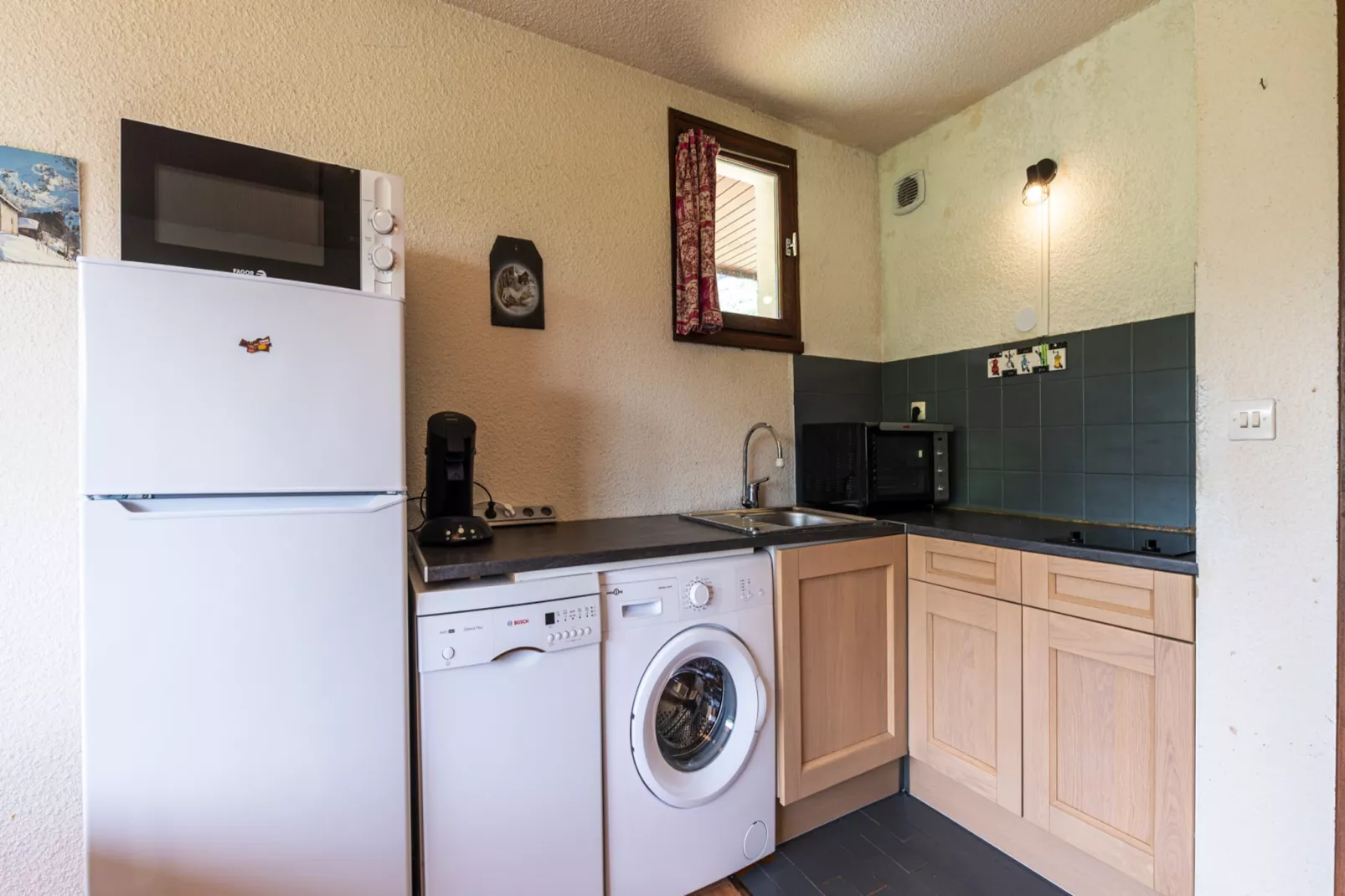 PLEIN SUD N°61 - 2P7-Kitchen