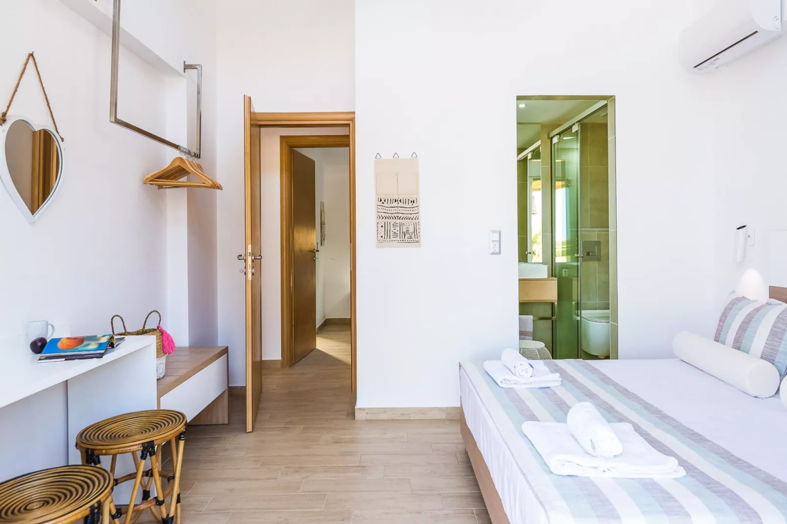 Lemoni Villa-Bedroom