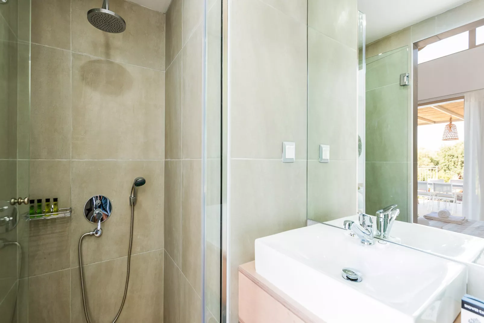 Lemoni Villa-Bathroom
