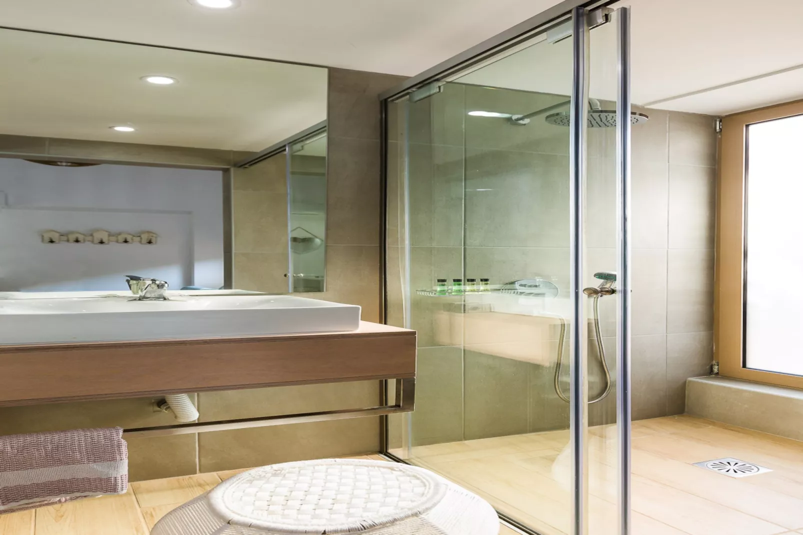 Lemoni Villa-Bathroom