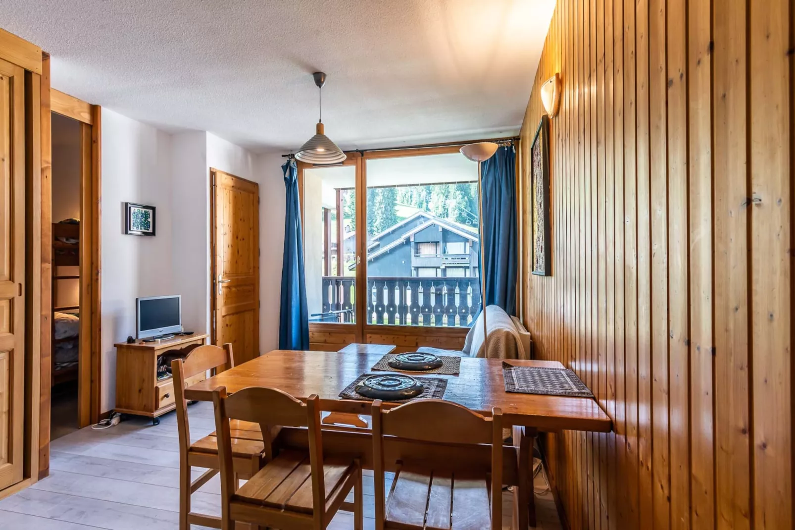 Les Sitelles N°18 - 2P6-Esszimmer