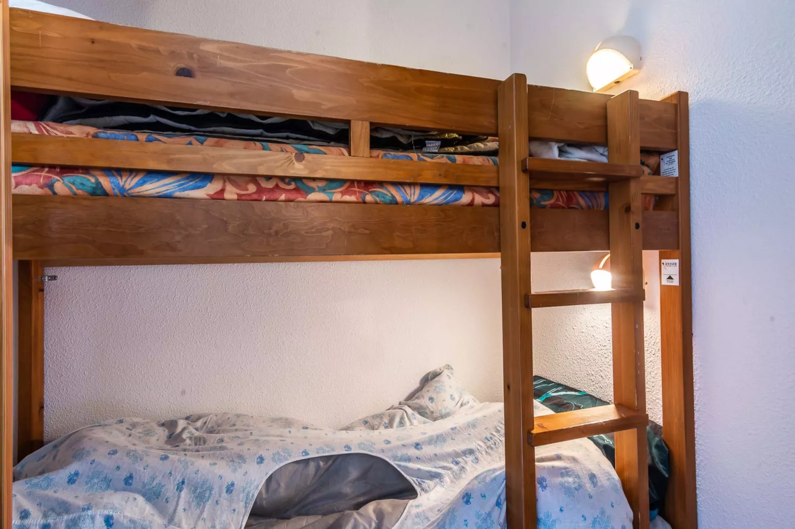 Les Sitelles N°18 - 2P6-Schlafzimmer