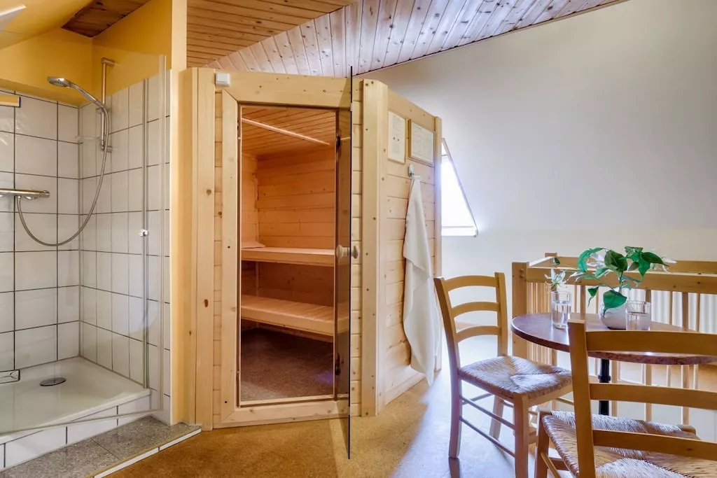 38067-Dining room