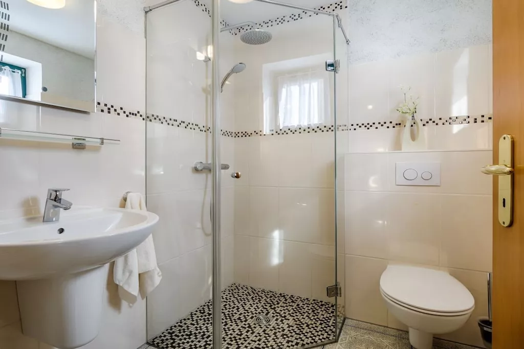 38067-Bathroom