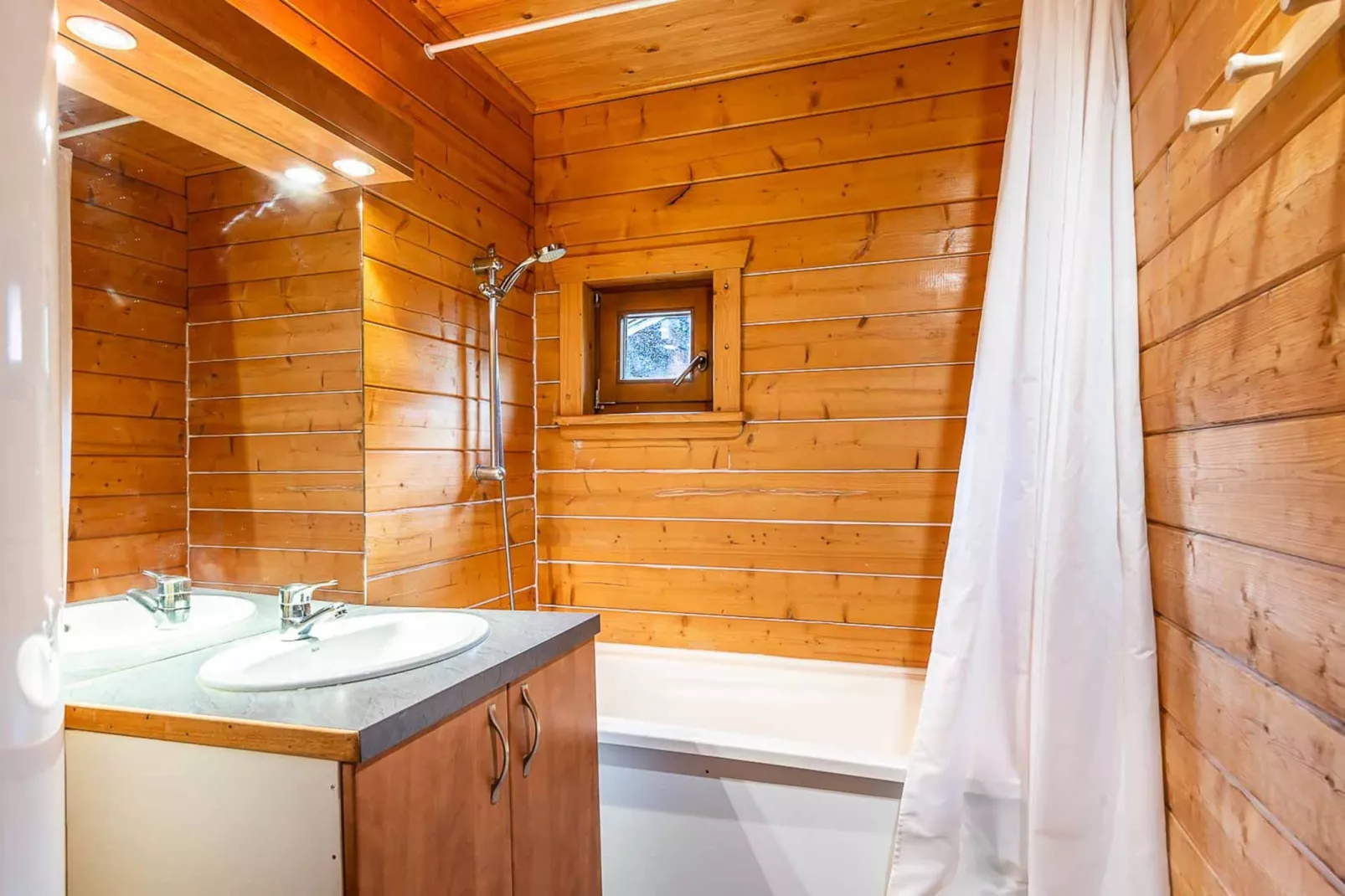 Bois de Champelle N°94 - M5P10-Bathroom