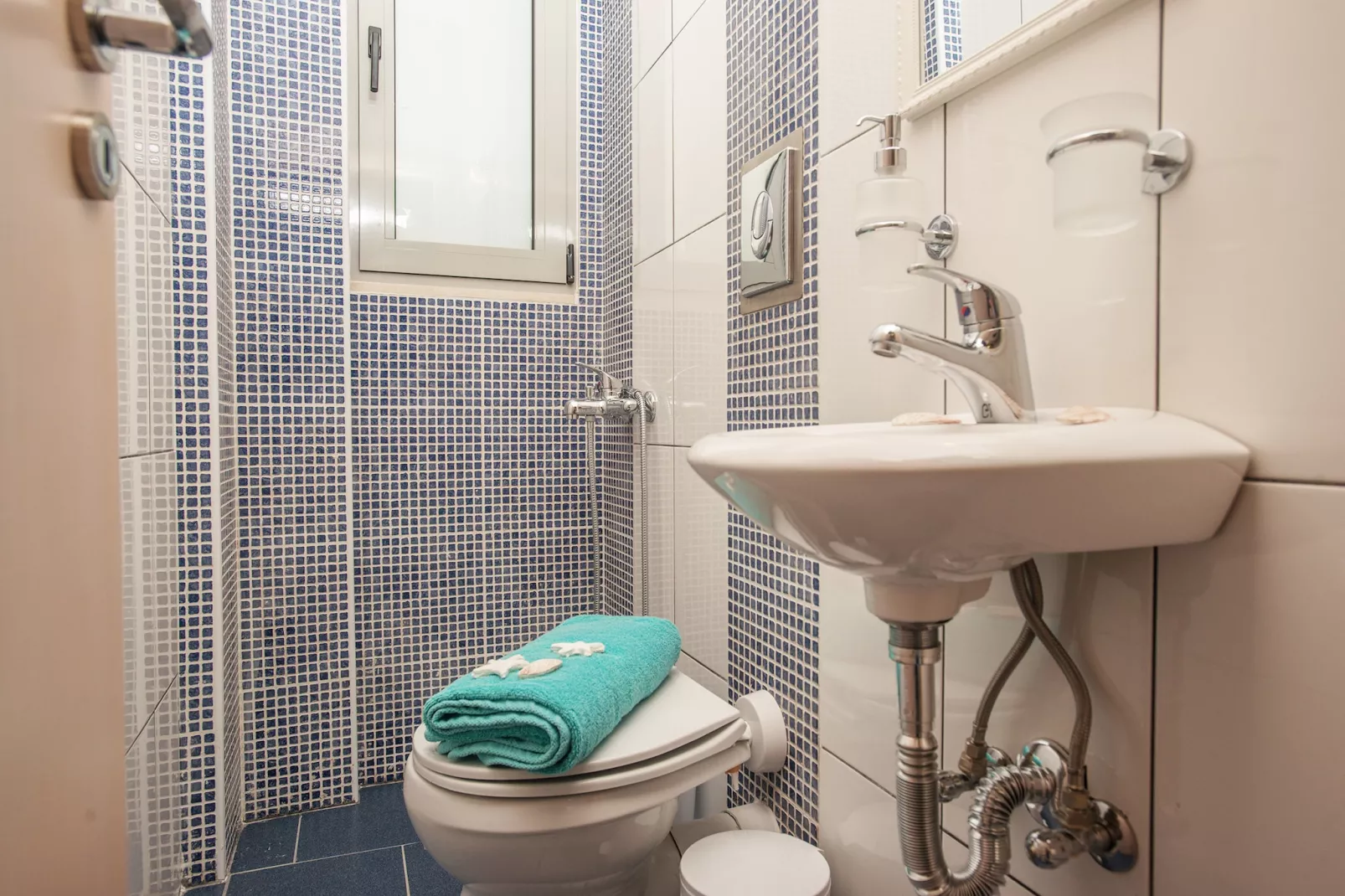 Evgoro Ouranos-Bathroom