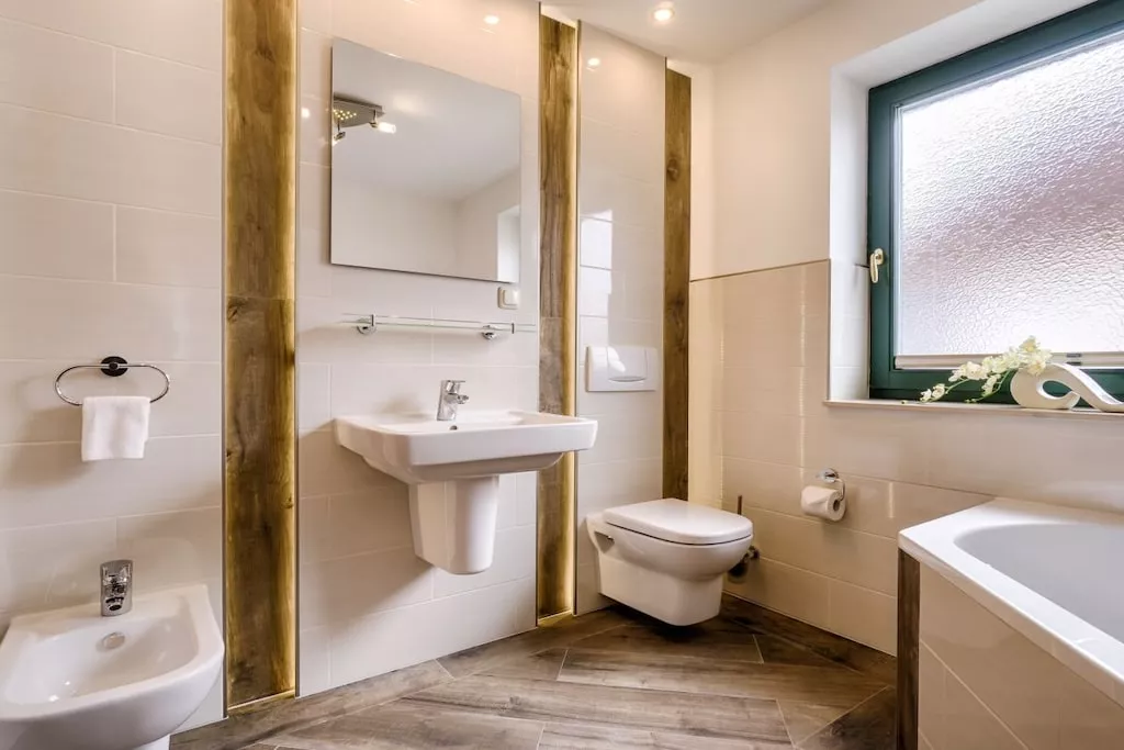 38067-Bathroom
