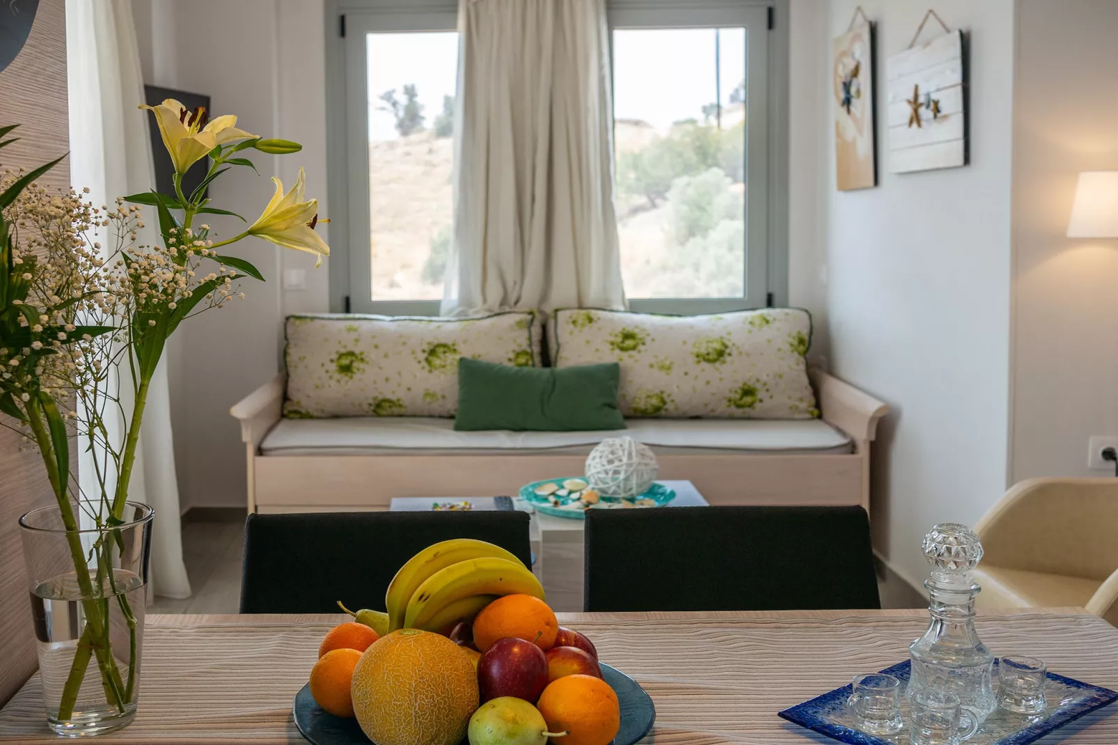 Evgoro Thalassa-Living room